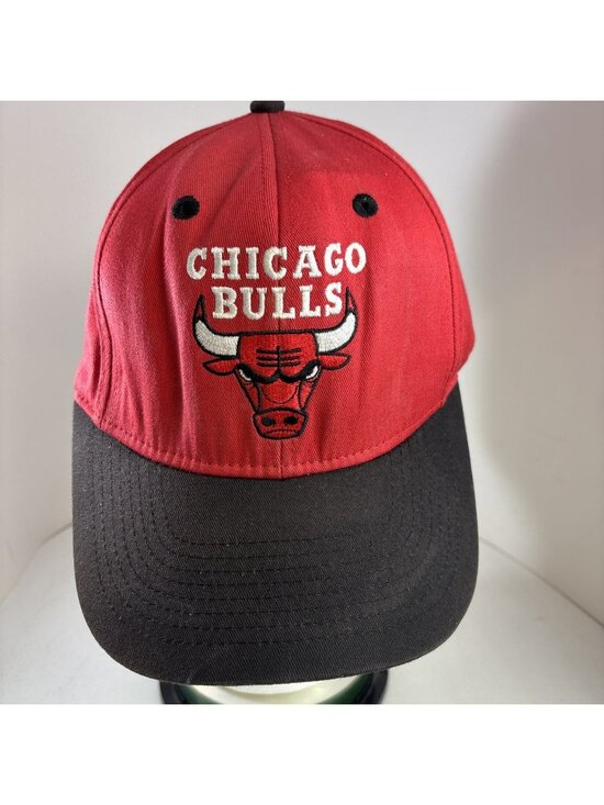 adidas Other - Vintage Chicago Bulls Snapback Hat Embroidered Logo NBA Basketball Cap